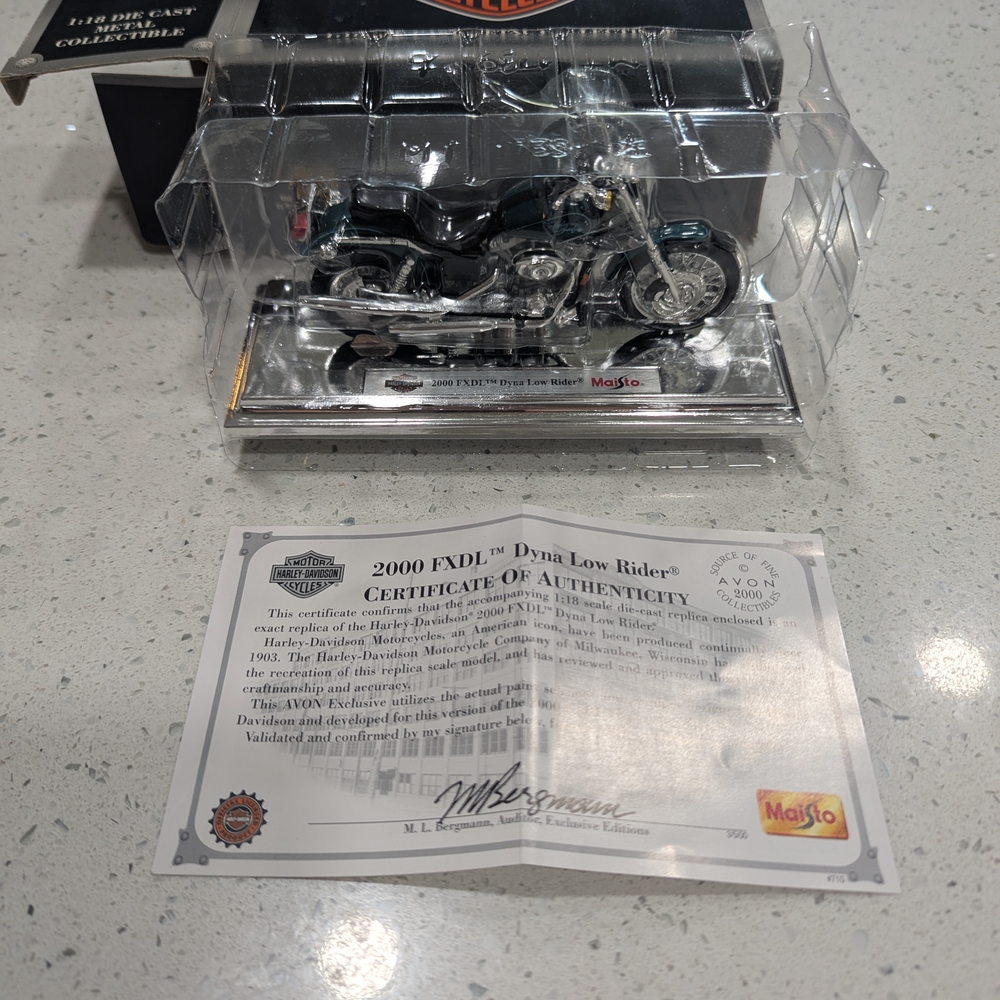 Maisto 2000 FXDL Dyna Low Rider Die-Cast Model